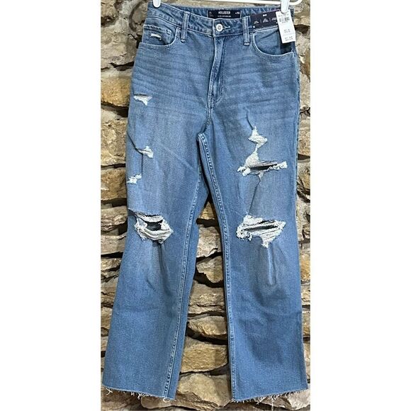 Women's NWT Hollister Ultra High Rise Straight Leg Distressed Dad Jeans Size 2S/ - Picture 1 of 6